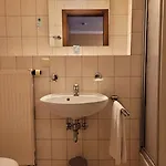 Garni Kern 3* Halfing
