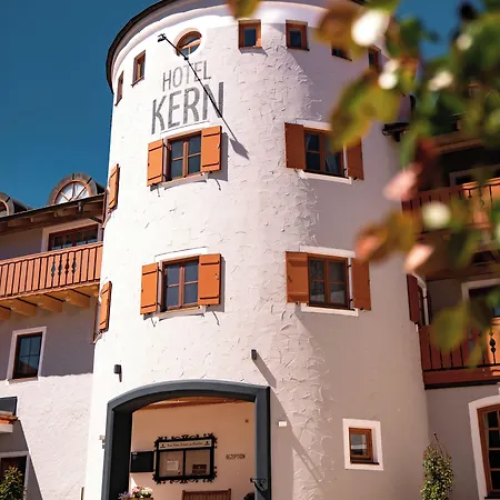 Kern Hotel 3*